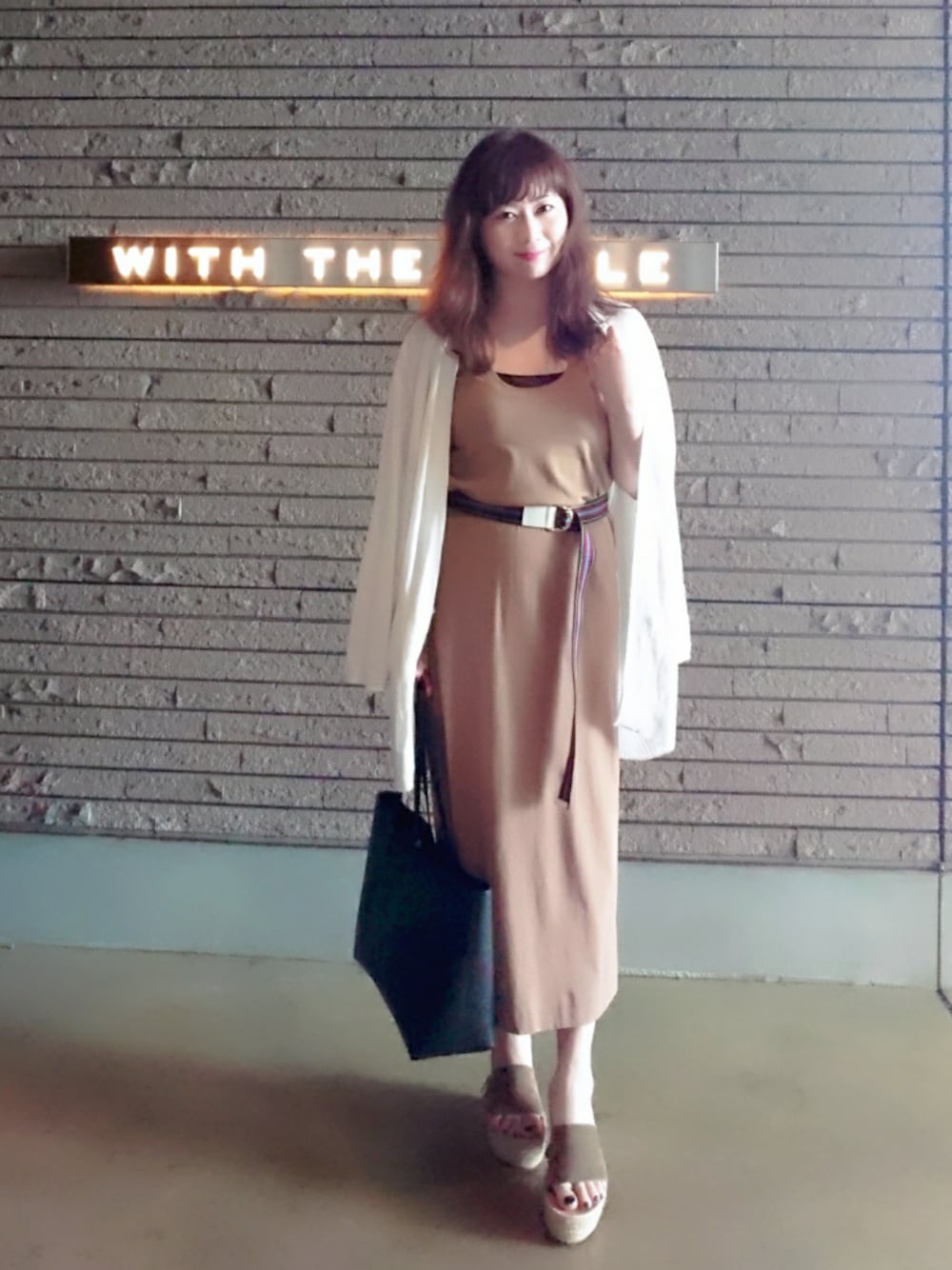 「夏のワントーンコーデ、Chloe、MARNI、アクネ、ACNE、acnestudies、YSL、SAINTLAURENTPARIS」｜「Acne Studiosのアイテム（カーディガン/ボレロ、ホワイト系）」を使った、ヨウコさん（レディース・161cm）の夏コーディネートの1枚目の写真