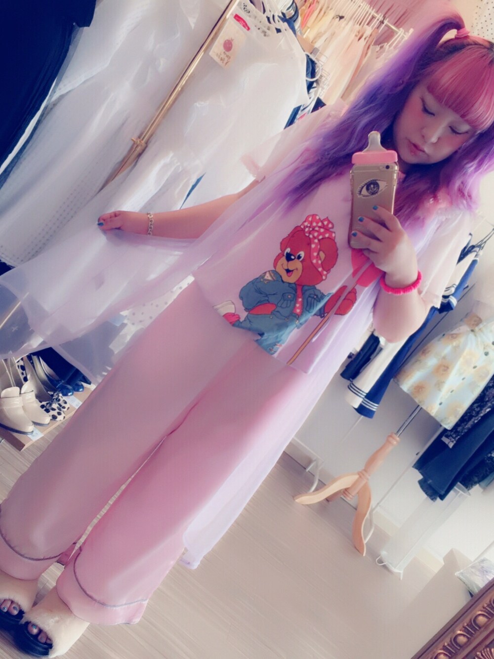 「USEDのアイテム（ワンピース、ピンク系）」を使った、粥さん（レディース・150cm）の冬コーディネートの1枚目の写真