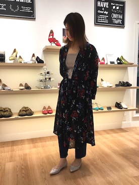 「ORiental TRaffic（オリエンタルトラフィック）の春夏新作★切替フラットパンプス★9115（パンプス、シルバー系）」を使った、テラスモール湘南さん（レディース・163cm）の冬コーディネート
