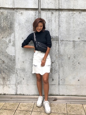 「アイテム（デニムスカート、ホワイト系）」を使った、又来綾さん（レディース・163cm）の秋コーディネート