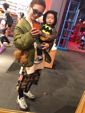 「アイテム（スニーカー、イエロー系）」を使った、y...maiさん（レディース・157cm）の秋コーディネート