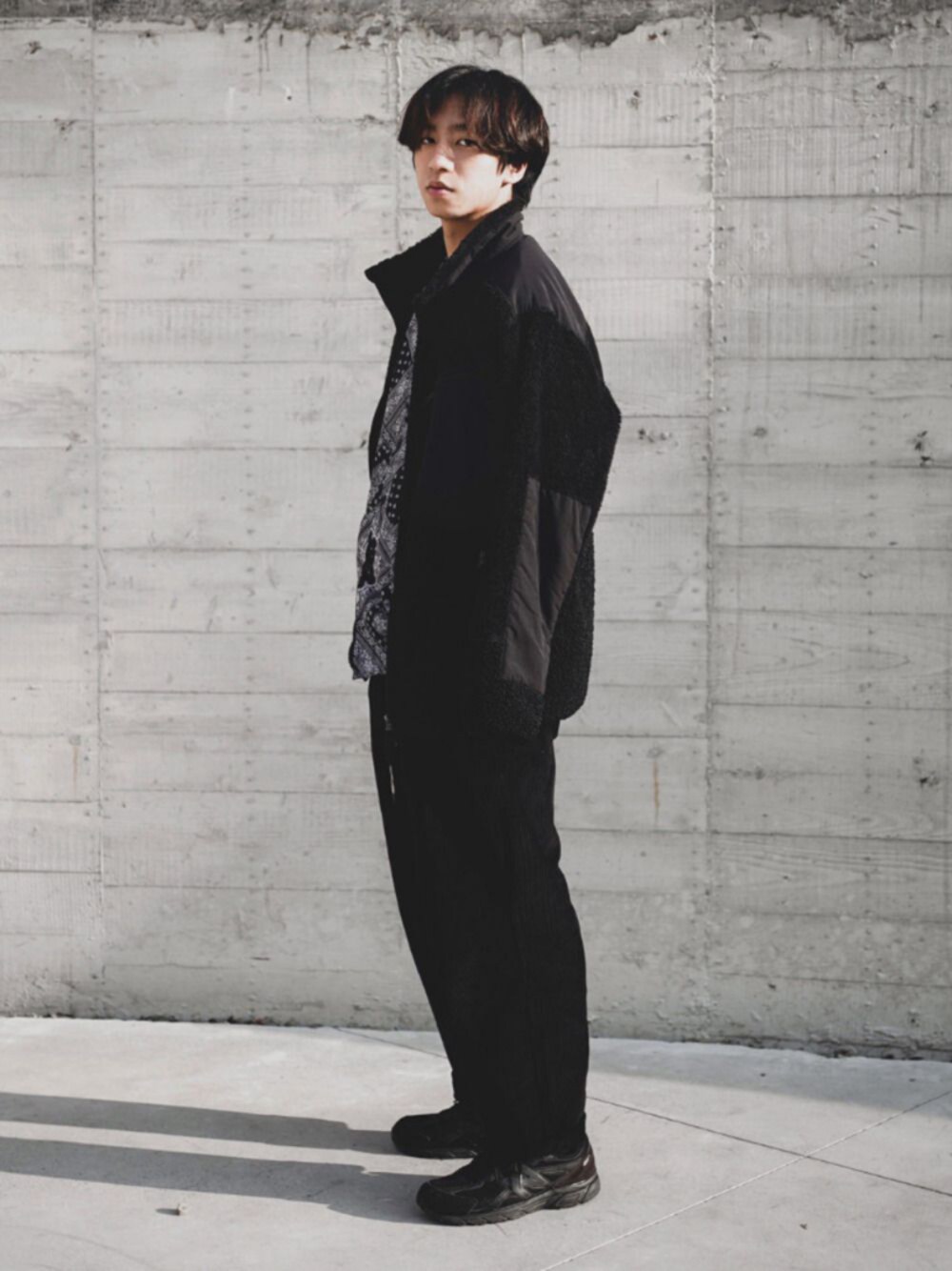「ootd」｜「NEW BALANCEのアイテム（シューズ、ブラック系）」を使った、76さん（メンズ・170cm）の春コーディネートの1枚目の写真
