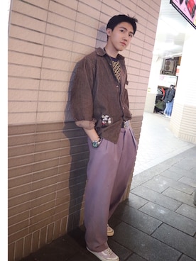 「紫色穿搭」｜Hi Kinoさん（メンズ・178cm）の冬コーディネート