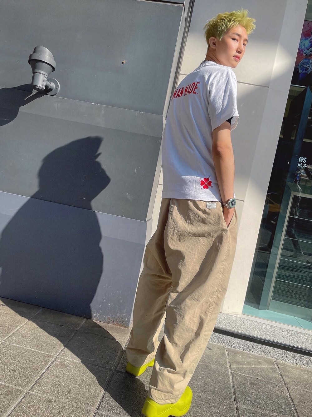 「kiwi」｜「HUMAN MADEのアイテム（Tシャツ/カットソー、ホワイト系）」を使った、Hi Kinoさん（メンズ・178cm）の冬コーディネートの1枚目の写真