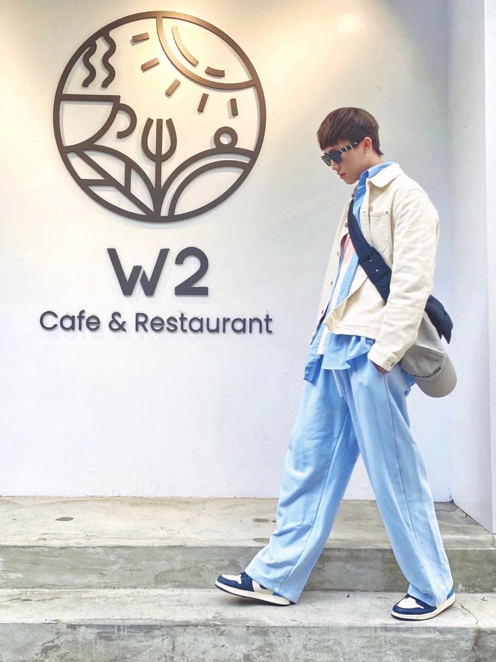 「NIKEのアイテム（スニーカー、ブルー系）」を使った、Hi Kinoさん（メンズ・178cm）の春コーディネートの1枚目の写真