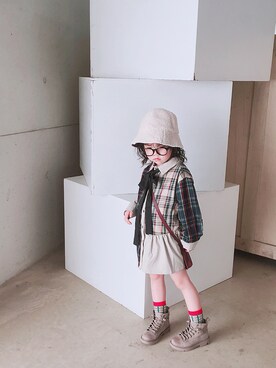 「盐系风格」｜「アイテム（その他シューズ）」を使った、娃娃不恋さん（キッズ・110cm）の秋コーディネート