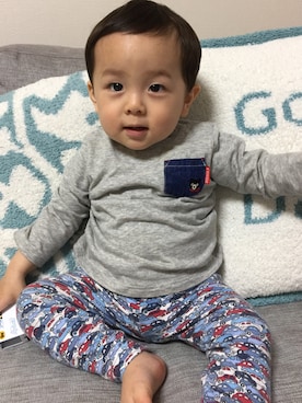 「MIKI HOUSE（ミキハウス）のアイテム（Tシャツ/カットソー、グレー系）」を使った、︎masanpaさん（キッズ・90cm）の春コーディネート