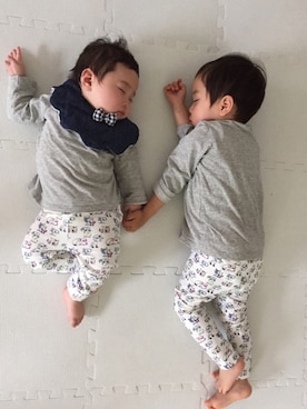 「DOUBLE_B（ダブルビー）のデニムポケット付き長袖Ｔシャツ（Tシャツ/カットソー、グレー系）」を使った、︎masanpaさん（キッズ・90cm）の春コーディネート