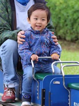 「patagonia（パタゴニア）のアイテム（ナイロンジャケット、ブルー系）」を使った、︎masanpaさん（キッズ・90cm）の春コーディネート
