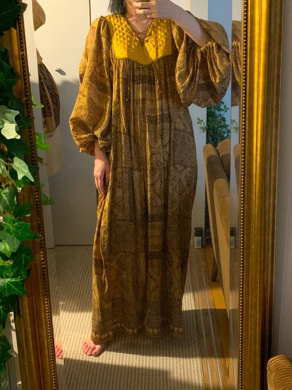 「NOWOSのアイテム（ワンピース、イエロー系）」を使った、 zzさん（レディース・157cm）の秋コーディネートの1枚目の写真