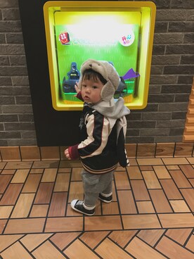 「TYAKASHAのアイテム（ジャケット/アウター）」を使った、咻咻さん（キッズ・80cm）の春コーディネート