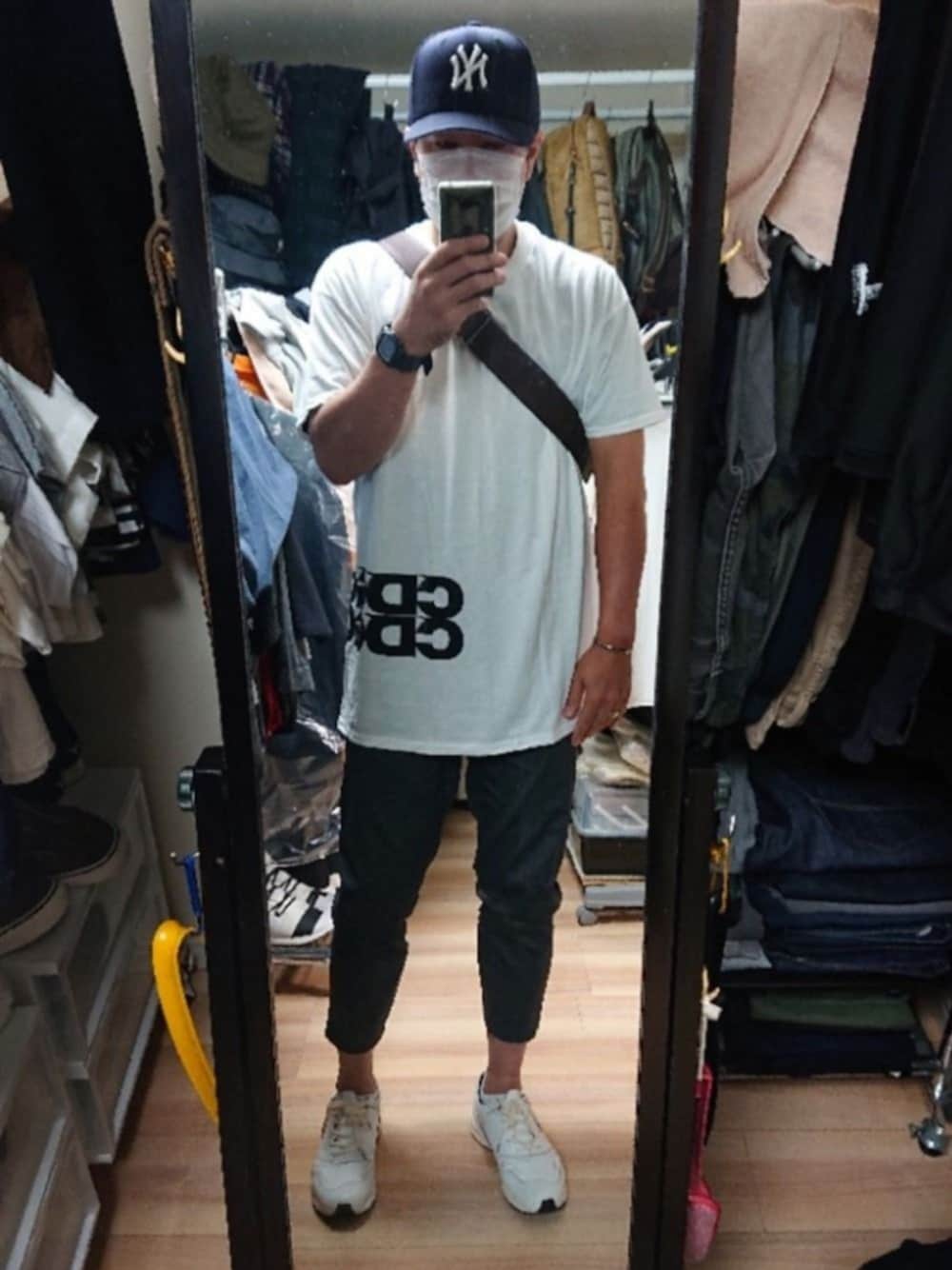 「SHIPSのSC: 360° ストレッチ イージー パンツ【チャコールグレー】（その他パンツ、グレー系）」を使った、高さん（メンズ・176cm）の秋コーディネートの1枚目の写真