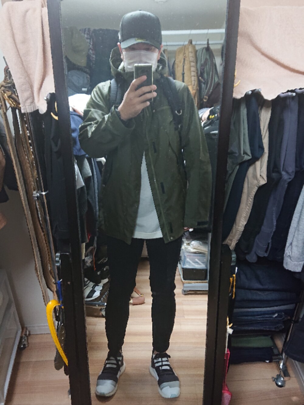 「Y-3のY-3 KOZOKO LOW（スニーカー、ホワイト系）」を使った、高さん（メンズ・176cm）の秋コーディネートの1枚目の写真