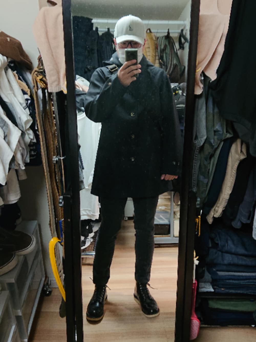 「master-pieceのアイテム（ショルダーバッグ、ブラック系）」を使った、高さん（メンズ・176cm）の秋コーディネートの1枚目の写真