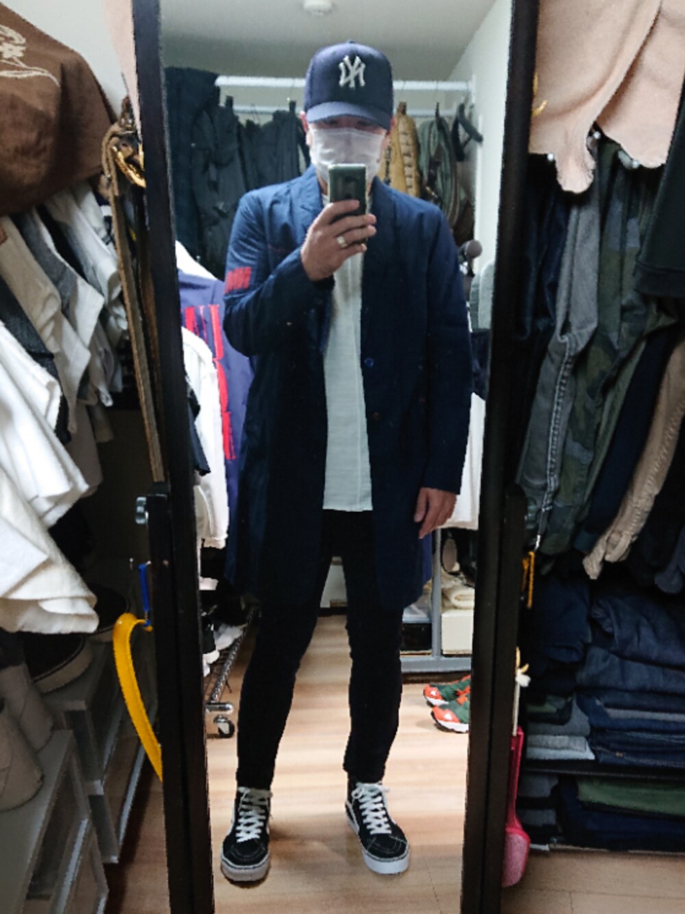「UNDERCOVERのアイテム（その他アウター、ブルー系）」を使った、高さん（メンズ・176cm）の秋コーディネートの1枚目の写真