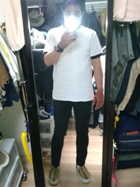 「アイテム（スリッポン、ゴールド系）」を使った、高さん（メンズ・176cm）の春コーディネート