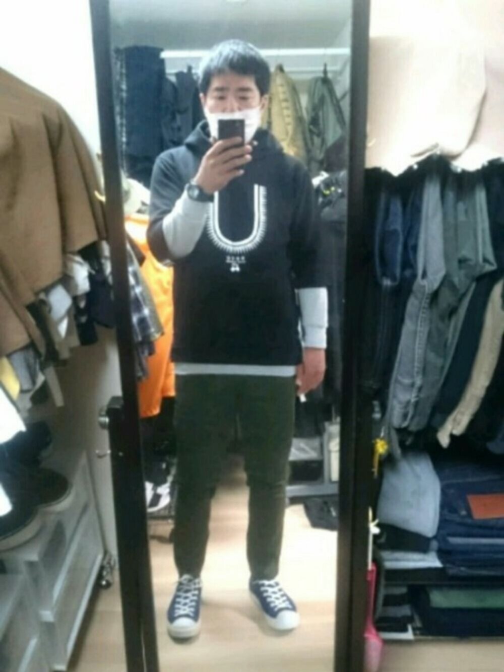 「UNITED ARROWSのアイテム（カーゴパンツ、グリーン系）」を使った、高さん（メンズ・176cm）の夏コーディネートの1枚目の写真