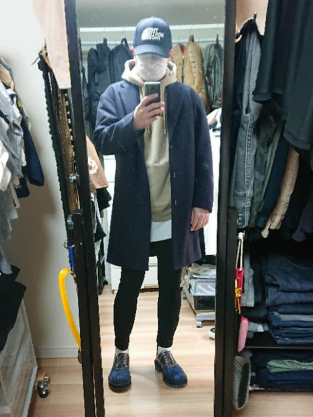 「UNDERCOVERのアイテム（ブーツ、ブルー系）」を使った、高さん（メンズ・176cm）の冬コーディネートの1枚目の写真
