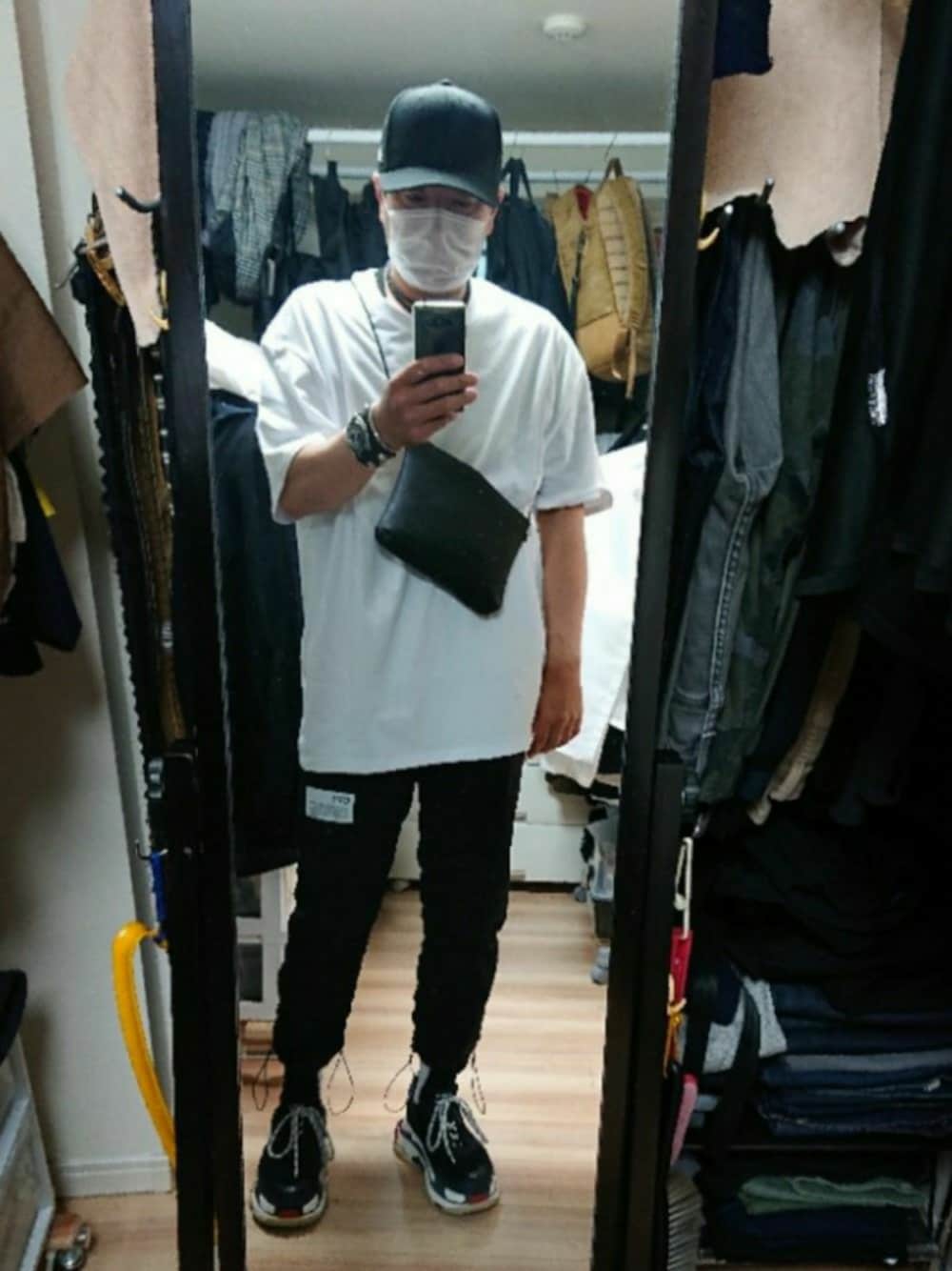 「UNDERCOVERのアイテム（アナログ腕時計、ブラック系）」を使った、高さん（メンズ・176cm）の夏コーディネートの1枚目の写真