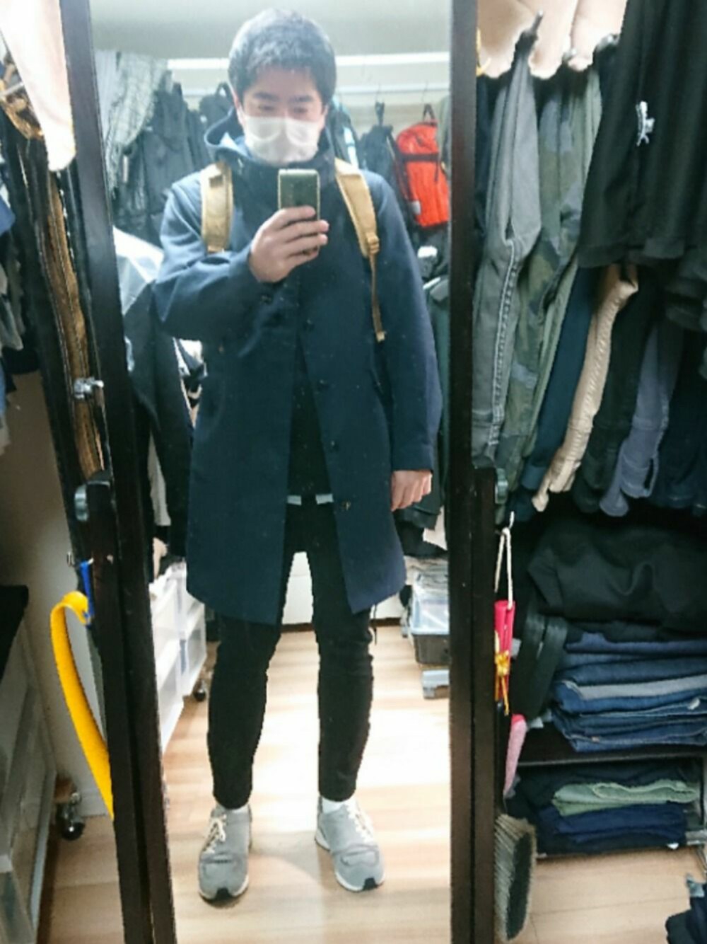 「foot the coacherのfoot the coacher × TAKAHIRO MIYASHITA The SoloIst.（スニーカー、グレー系）」を使った、高さん（メンズ・176cm）の春コーディネートの1枚目の写真