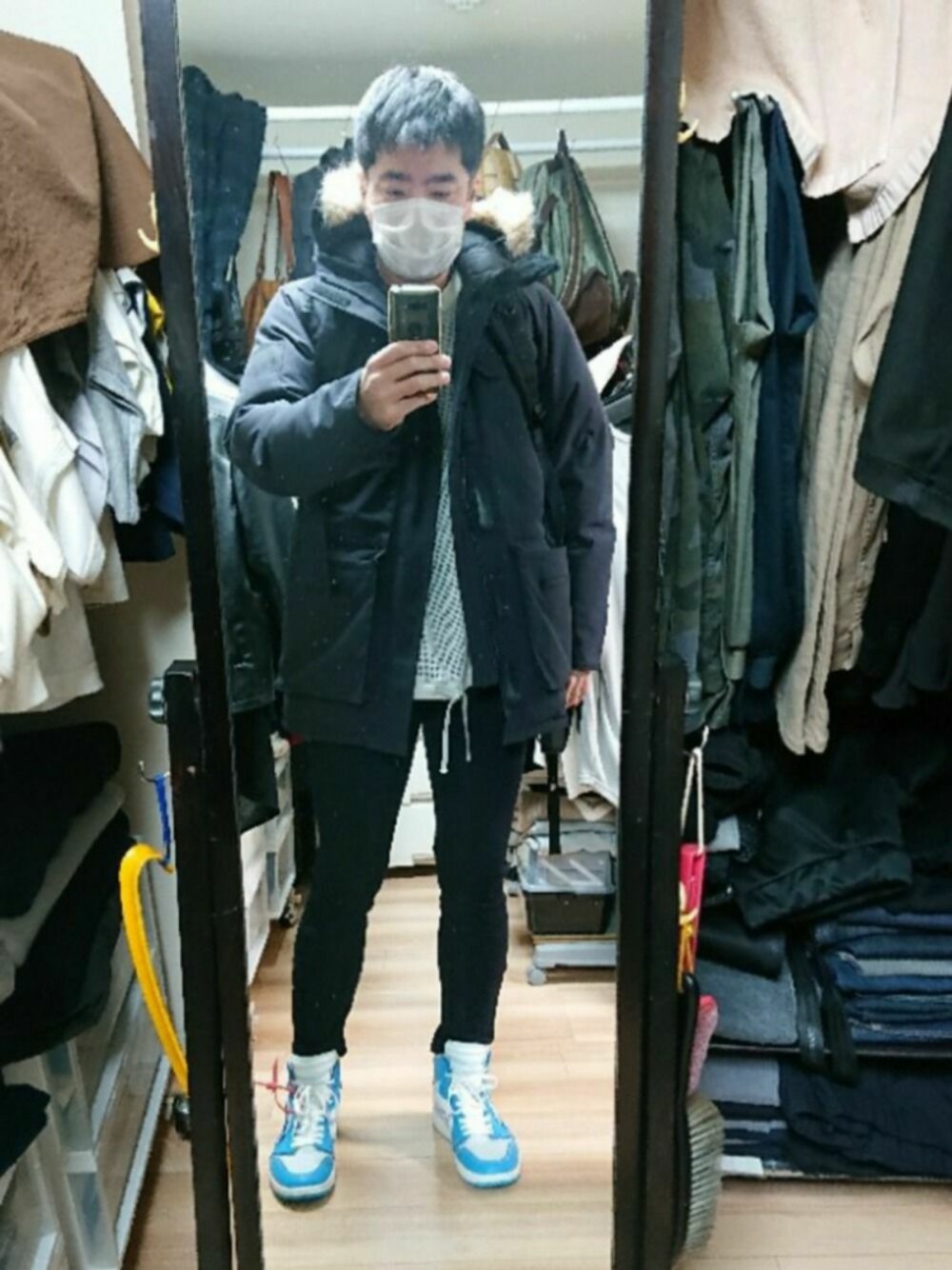 「NIKEのJORDAN1 × OFF-WHITE

（スニーカー、ホワイト系）」を使った、高さん（メンズ・176cm）の冬コーディネートの1枚目の写真