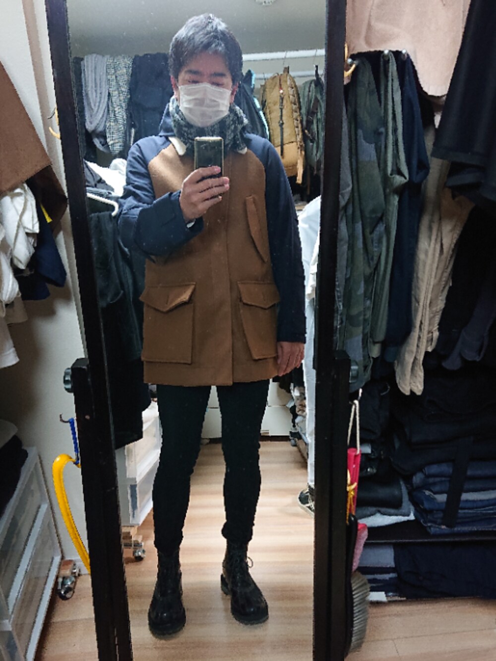 「UNDERCOVERのアイテム（ブーツ、ブラック系）」を使った、高さん（メンズ・176cm）の冬コーディネートの1枚目の写真