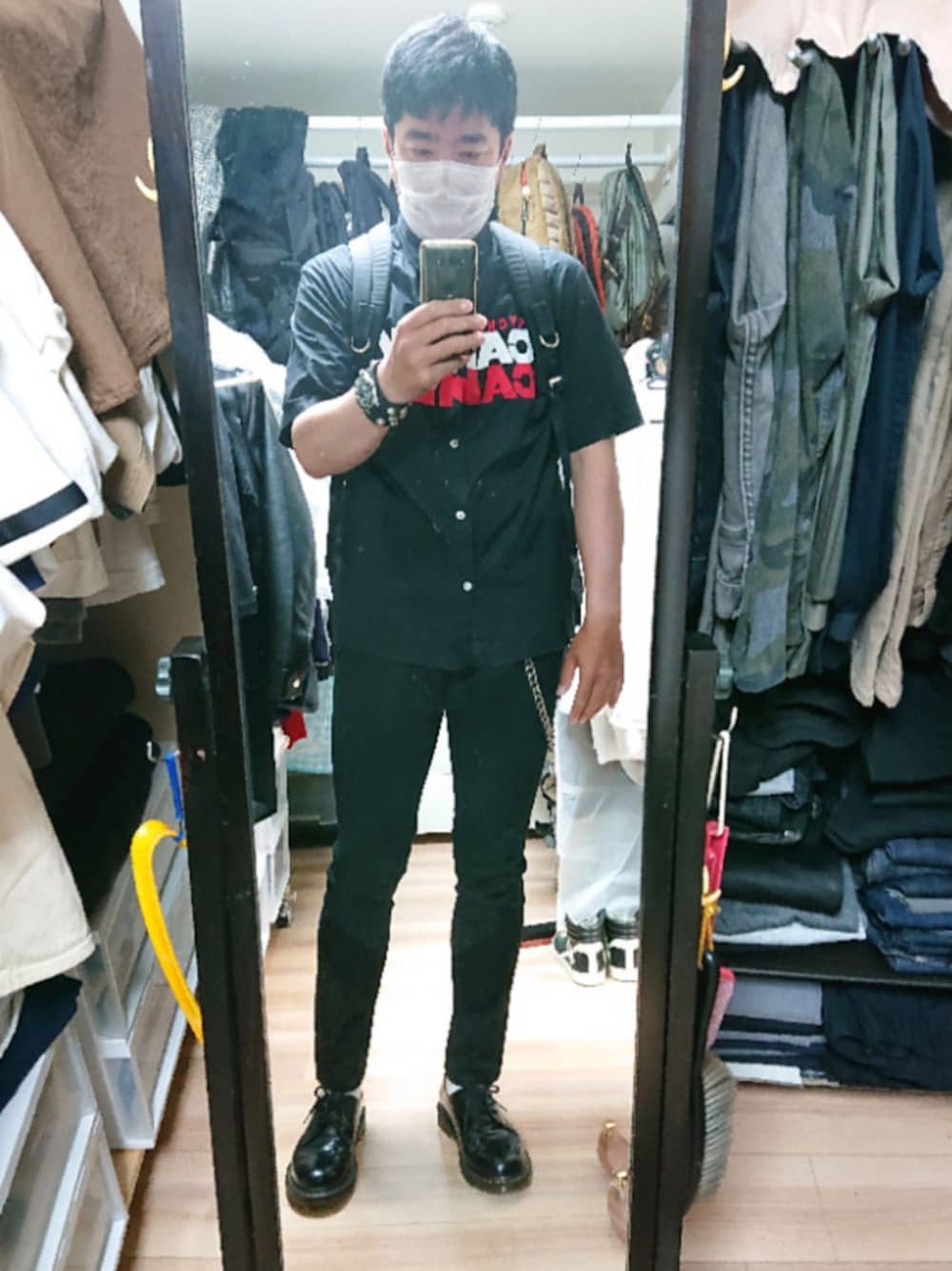 「UNDERCOVERのアイテム（シャツ/ブラウス、ブラック系）」を使った、高さん（メンズ・176cm）の秋コーディネートの1枚目の写真