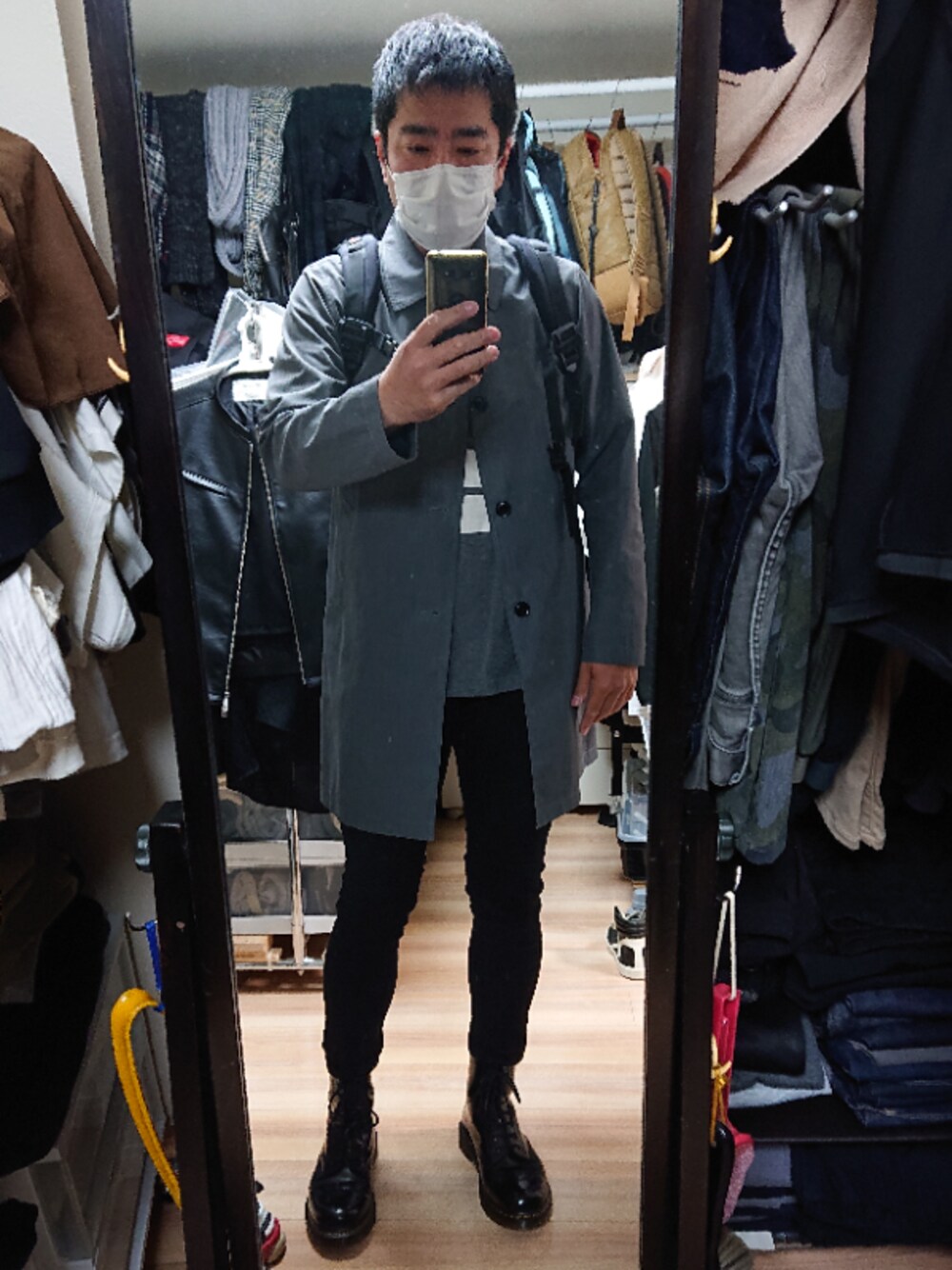 「LIDNMのLIDnM / リドム iSKOハイストレッチスキニー L-01（デニムパンツ、ブラック系）」を使った、高さん（メンズ・176cm）の秋コーディネートの1枚目の写真