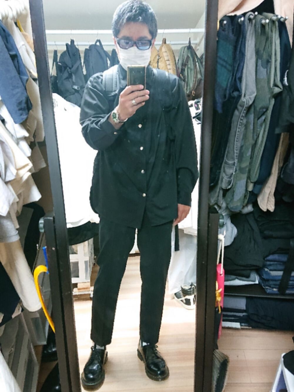 「Dr. MartensのDr.Martens/ドクターマーチン 3-EYE SHOE プレーントゥ 10085001/10085600（ドレスシューズ、ブラック系）」を使った、高さん（メンズ・176cm）の春コーディネートの1枚目の写真