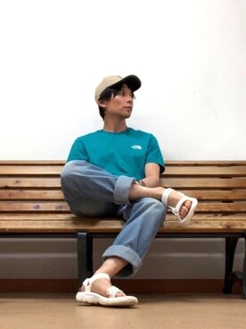 サンダルを使った ベージュキャップ のメンズ人気ファッションコーディネート Wear