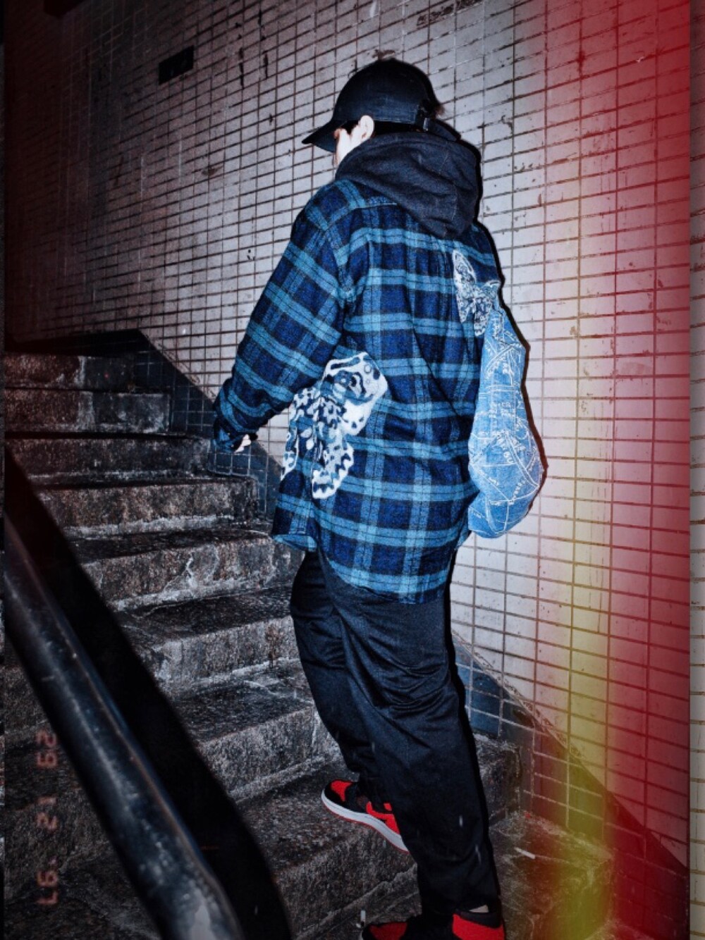 「ootd」｜「AWAKE NYのアイテム（シャツ/ブラウス、グリーン系）」を使った、Kyle  Mokさん（メンズ・170cm）の冬コーディネートの1枚目の写真
