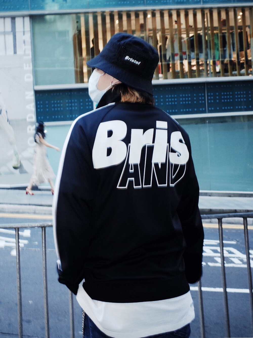 「ootd」｜「F.C.R.B.のアイテム（スタジャン、ブラック系）」を使った、Kyle  Mokさん（メンズ・170cm）の夏コーディネートの1枚目の写真