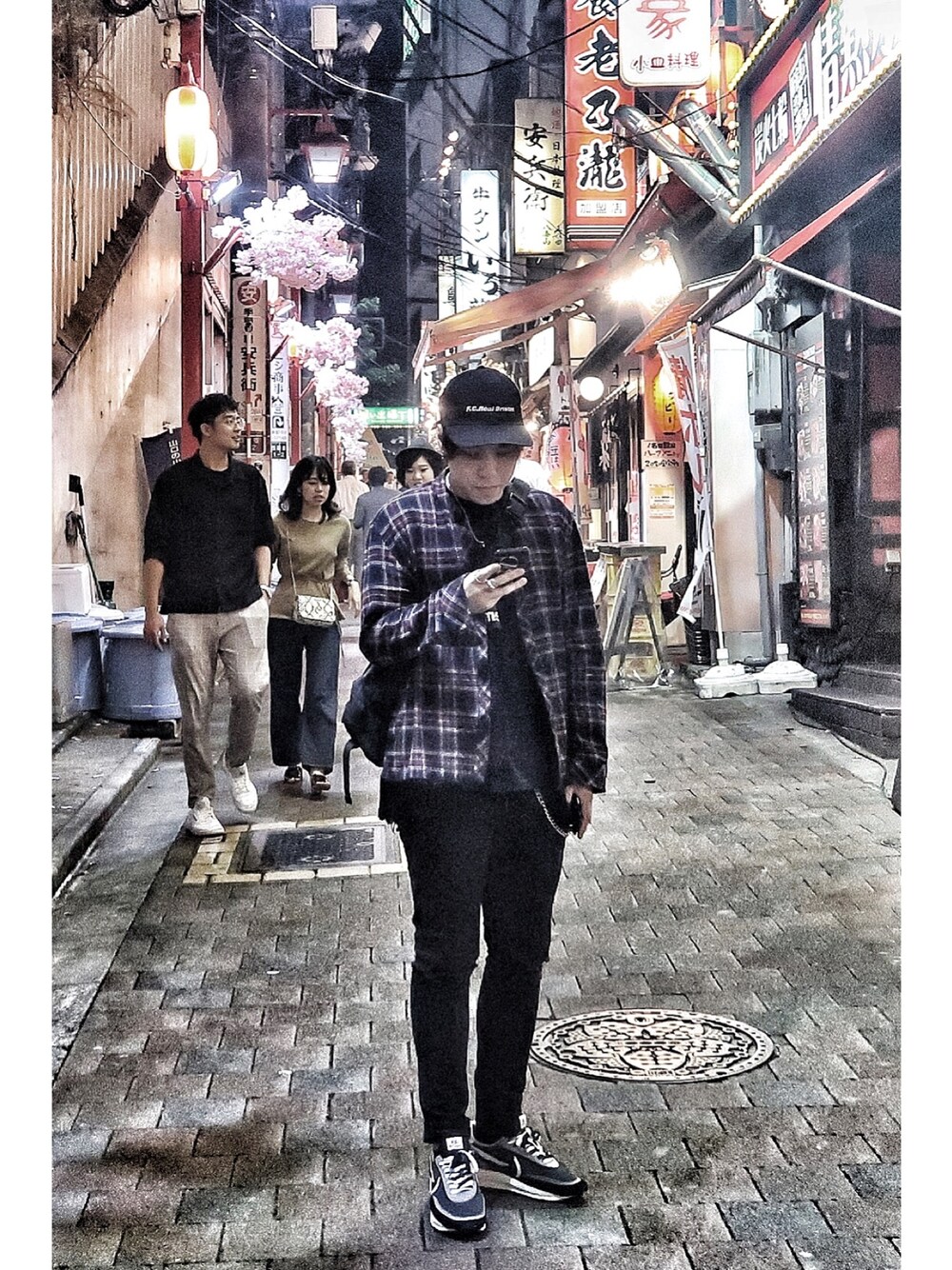「ootd」｜「Supreme のアイテム（Tシャツ/カットソー、ブラック系）」を使った、Kyle  Mokさん（メンズ・171cm）の夏コーディネートの1枚目の写真