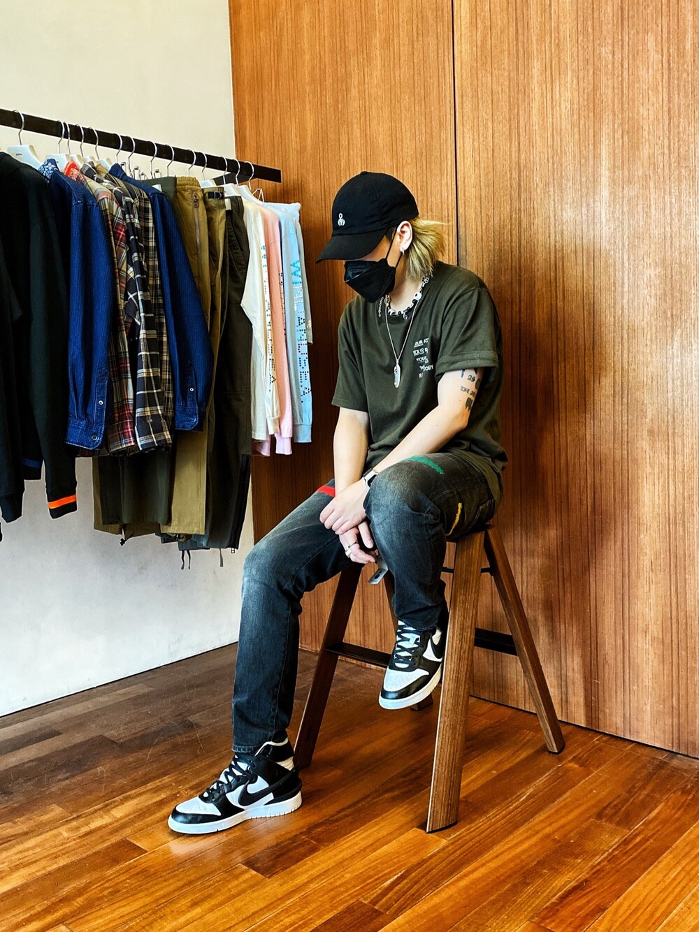 「ootd」｜「SOPHNET.のアイテム（キャップ、ブラック系）」を使った、Kyle  Mokさん（メンズ・170cm）の冬コーディネートの1枚目の写真