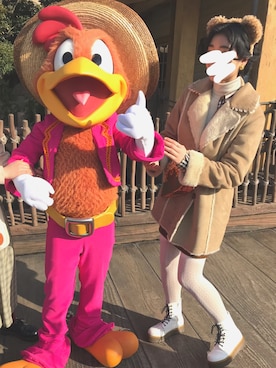 「ディズニー」｜「アイテム（ムートンコート）」を使った、ayさん（レディース・166cm）の冬コーディネート