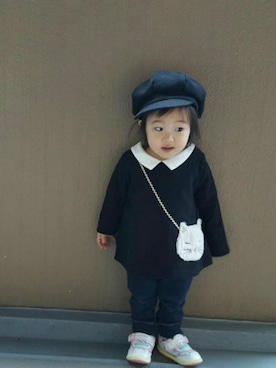「OSHKOSH（オシュコシュ）のアイテム（スニーカー）」を使った、はるみこさん（キッズ・80cm）の冬コーディネート