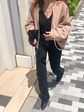 「ベージュ×ブラック」｜「アイテム（その他アウター）」を使った、satocoさん（レディース・165cm）の春コーディネート