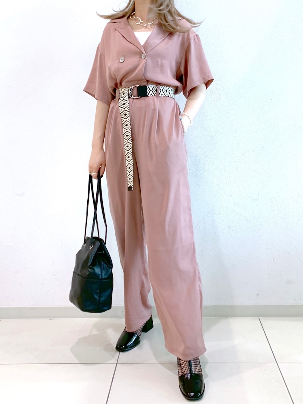 「これが私をアゲる服、オトナカジュアル、オールインワン、つなぎ、夏コーデ、スタイルアップ、ピンク、きれいめカジュアル、ページボーイ、PAGEBOY」｜「PAGEBOYのショートスリーブオールインワン（つなぎ/オールインワン、ブラウン系）」を使った、MATSUさん（レディース・158cm）の春コーディネートの1枚目の写真