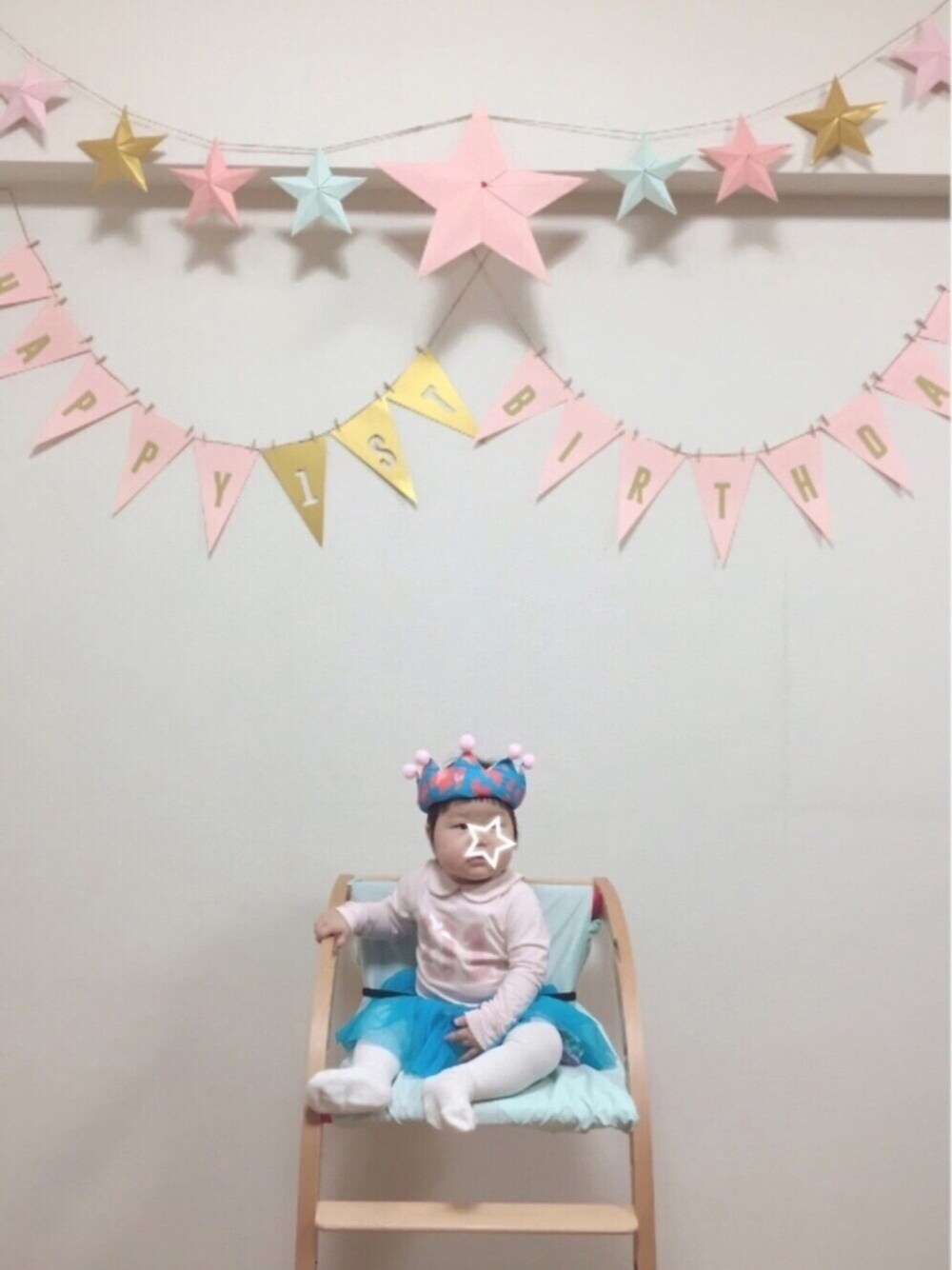 「happy birthday、1歳、誕生日、ファーストバースデー、バースデーコーデ、王冠、レオパード、チュールスカート、ハンドメイド、アイロンプリント」｜「Handmadeのアイテム（ヘアアクセサリー、ブルー系）」を使った、𓅿yzk𓅿さん（キッズ・70cm）の冬コーディネートの1枚目の写真