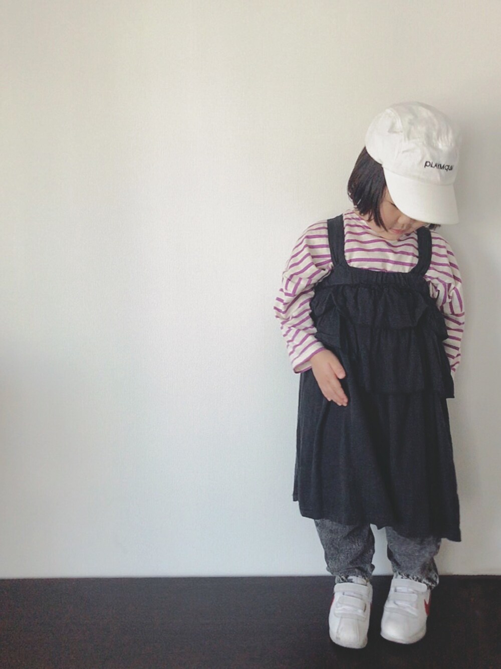 「パーポーフェス、キャップ、ボーダートップス、デニムパンツ、サロペットスカート、コルテッツ」｜「韓国子供服のアイテム（トップス、パープル系）」を使った、𓅿yzk𓅿さん（キッズ・90cm）の春コーディネートの1枚目の写真