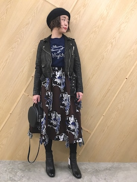 「AKIRANAKA（アキラナカ）のアイテム」を使った、MIDWEST FUJIIさん（レディース・160cm）の秋コーディネート