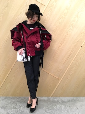 「BELLA FREUD（ベラ・フルード）のアイテム」を使った、MIDWEST FUJIIさん（レディース・160cm）の秋コーディネート