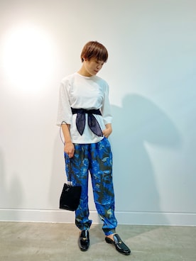 「AKIRANAKA（アキラナカ）のアイテム（スリッポン）」を使った、MIDWEST FUJIIさん（レディース・160cm）の夏コーディネート