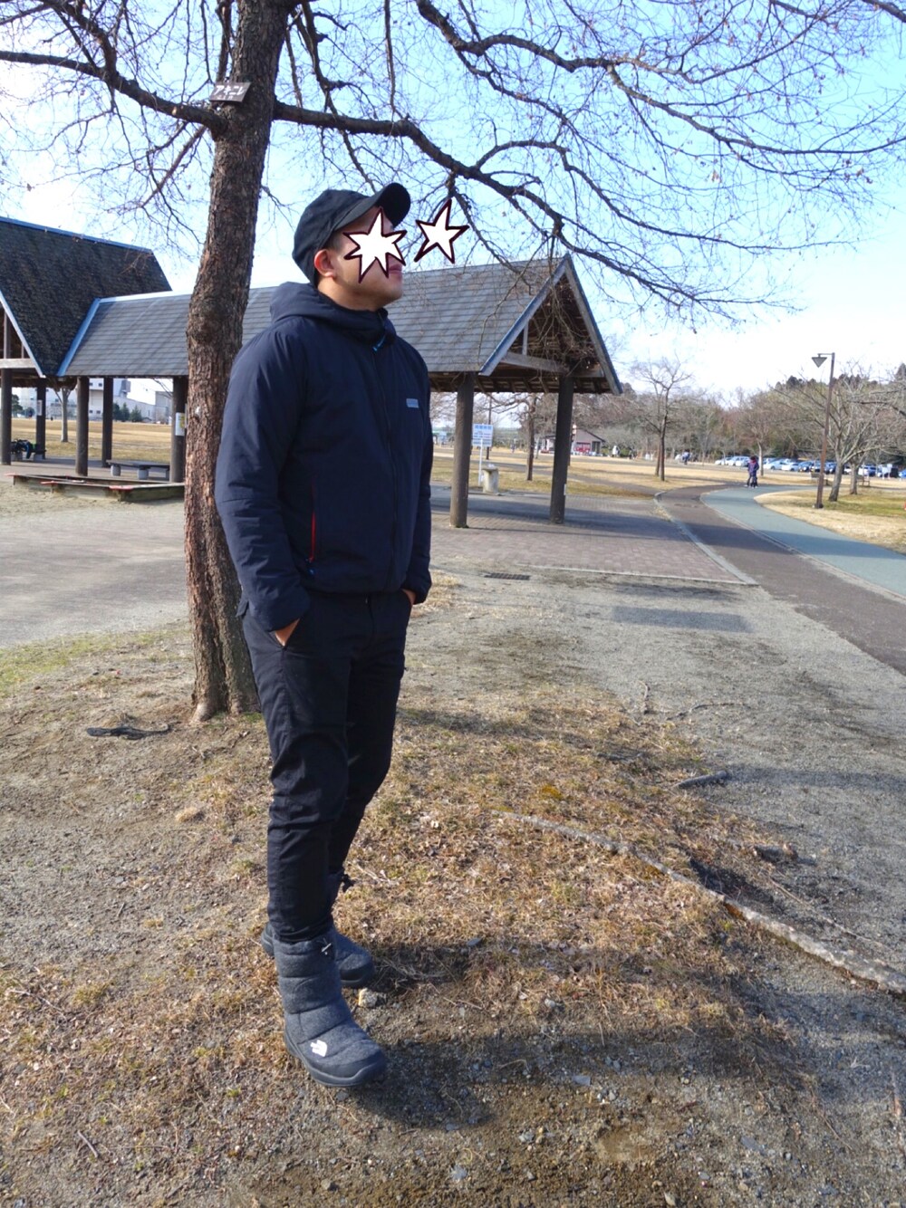 「公園、雪、東北、防寒　、UNIQLO、暖パン」｜「karrimorのアイテム（ナイロンジャケット、ブラック系）」を使った、akibouzuさん（メンズ・172cm）の冬コーディネートの1枚目の写真