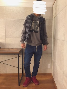 「DOLCE&GABBANA（ドルチェアンドガッバーナ）のアイテム（パーカー）」を使った、りょうさん（メンズ・178cm）の冬コーディネート
