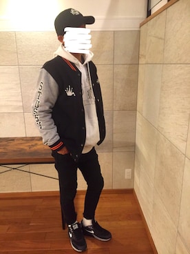 「STUSSY（ステューシー）のアイテム（スタジャン）」を使った、りょうさん（メンズ・178cm）の冬コーディネート