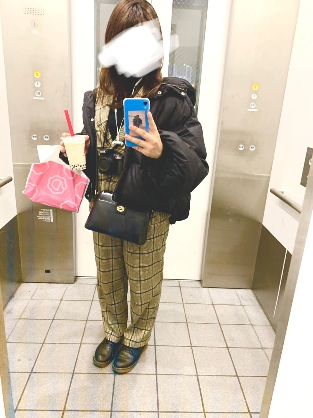 「セットアップ、セットアップスタイル、kutir、apresjour、RETRO GIRL、sango、gongcha、タピオカ、お買い物」｜「apres jourの中わたフードブルゾン【ZOZOTOWN限定アイテム】（ダウンジャケット/コート、ブラック系）」を使った、ゆゆんさん（レディース・158cm）の冬コーディネートの1枚目の写真