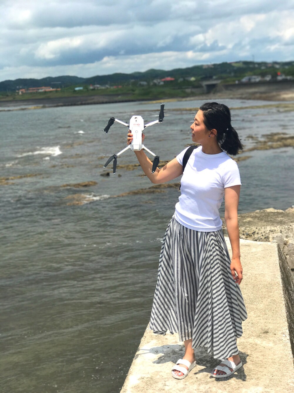 「シンプルコーデ、Drone、Droney、Dronejo、ドローンコーデ」｜「DJIのアイテム（その他、ホワイト系）」を使った、ささももさん（レディース・163cm）の夏コーディネートの1枚目の写真