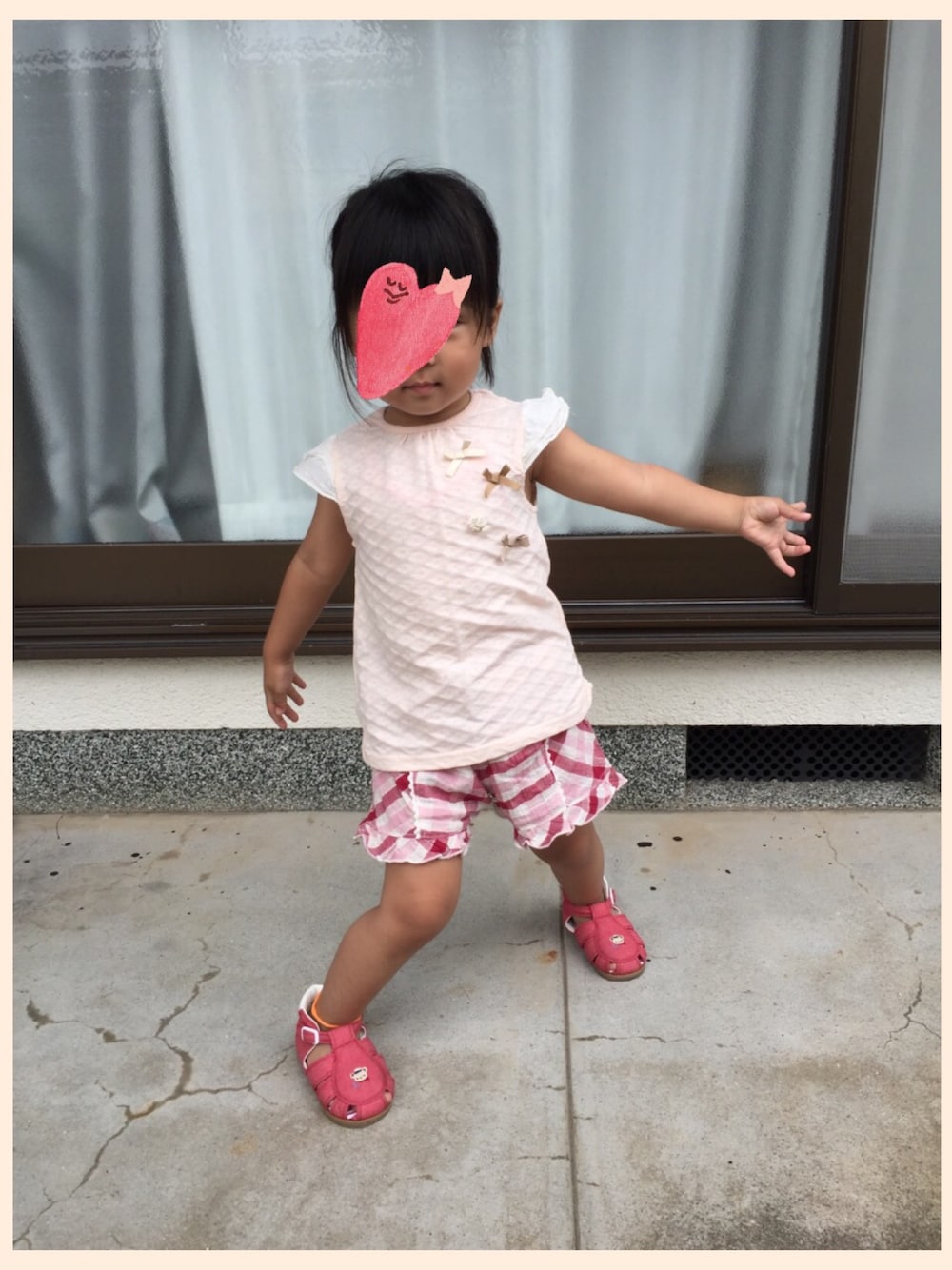 「キッズコーデ」｜「キムラタンのアイテム（Tシャツ/カットソー、ピンク系）」を使った、satohiさん（キッズ・90cm）の夏コーディネートの1枚目の写真