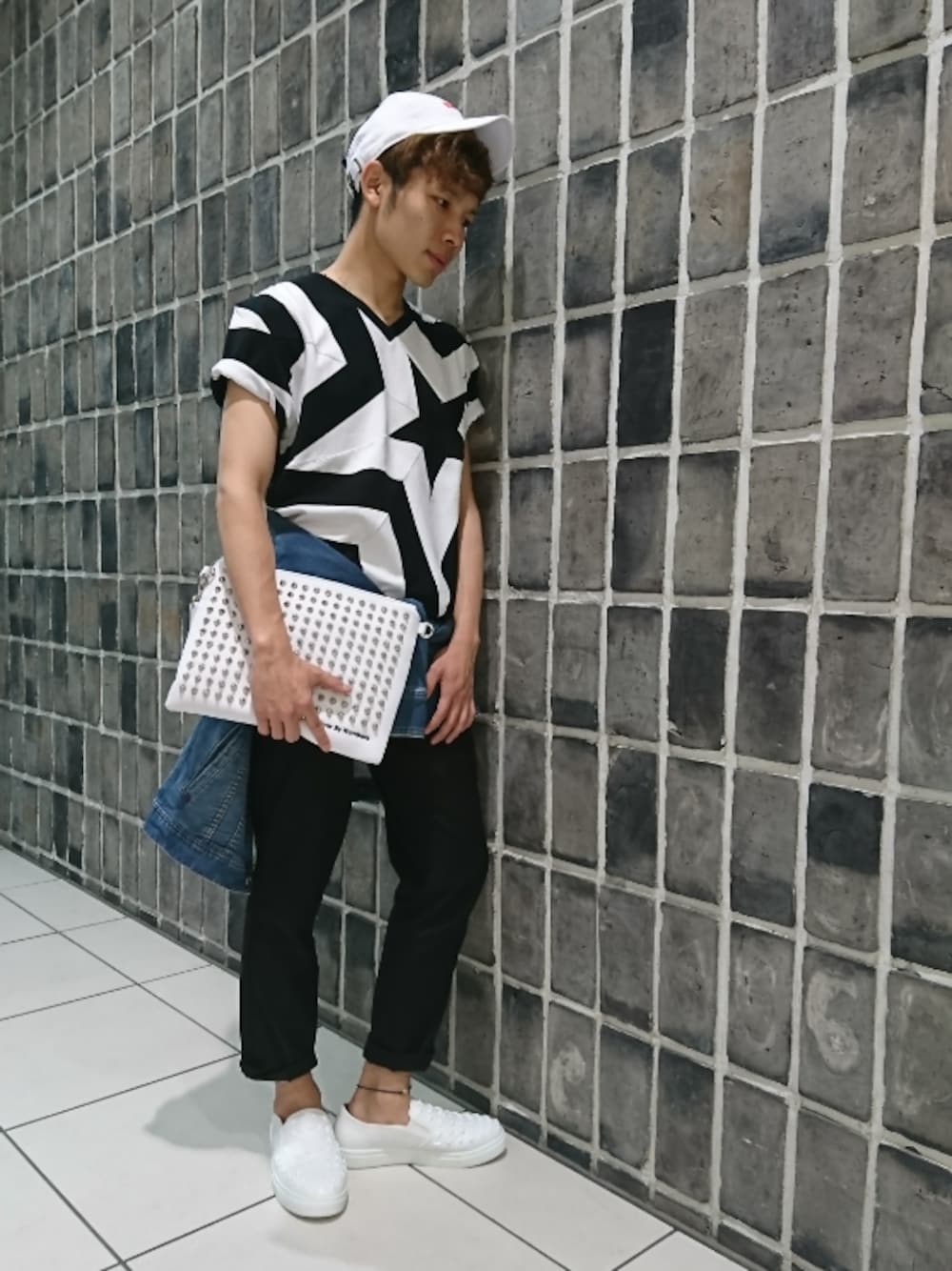 「スター、LOVELESS、GUILD PRIME、限定、Education From Youngmachines」｜「GUILD PRIMEの【GUILD PRIME×NEWHATTAN】MENS PRIMEキャップ（キャップ、ホワイト系）」を使った、takさん（メンズ・170cm）の夏コーディネートの1枚目の写真